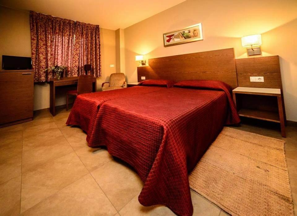 Hotel Ciutat De Carlet מראה חיצוני תמונה